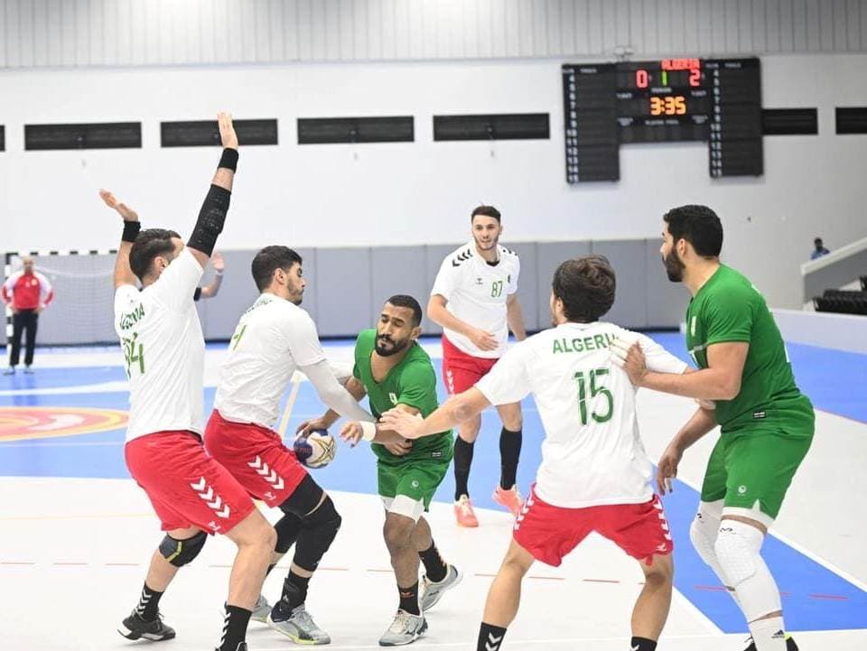  المنتخب الجزائري يخوض خمسة لقاءات ودية