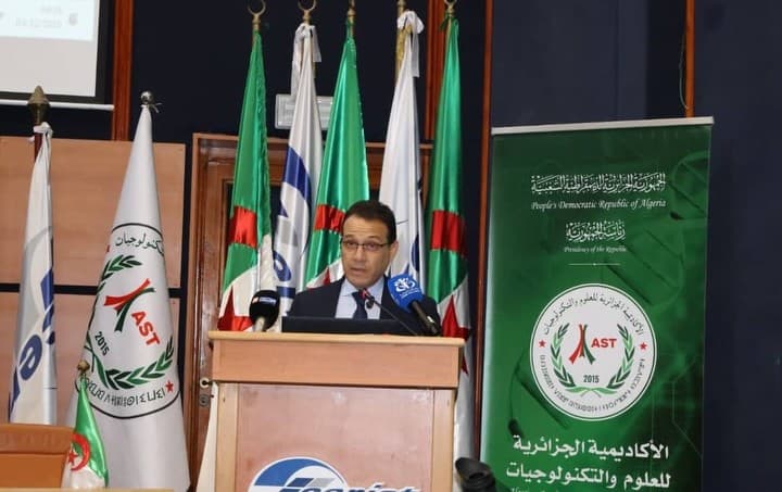 الأكاديمية الجزائرية للعلوم والتكنولوجيات تنظم يوما دراسيا حول "النزاهة العلمية" بالجزائر العاصمة