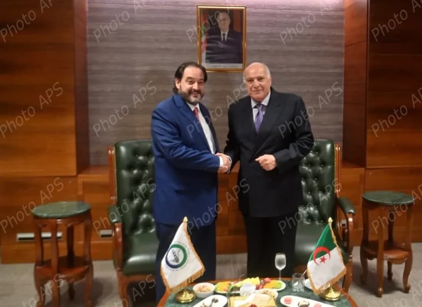 السيد عطاف يستقبل الأمين التنفيذي لمنظمة الطاقة لأمريكا اللاتينية والكاريبي