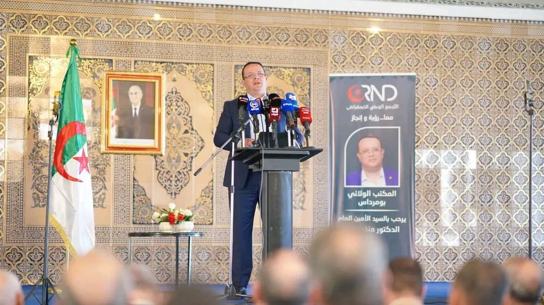  الأمين العام للتجمع الوطني الديمقراطي يبرز أهمية الانتخابات 
