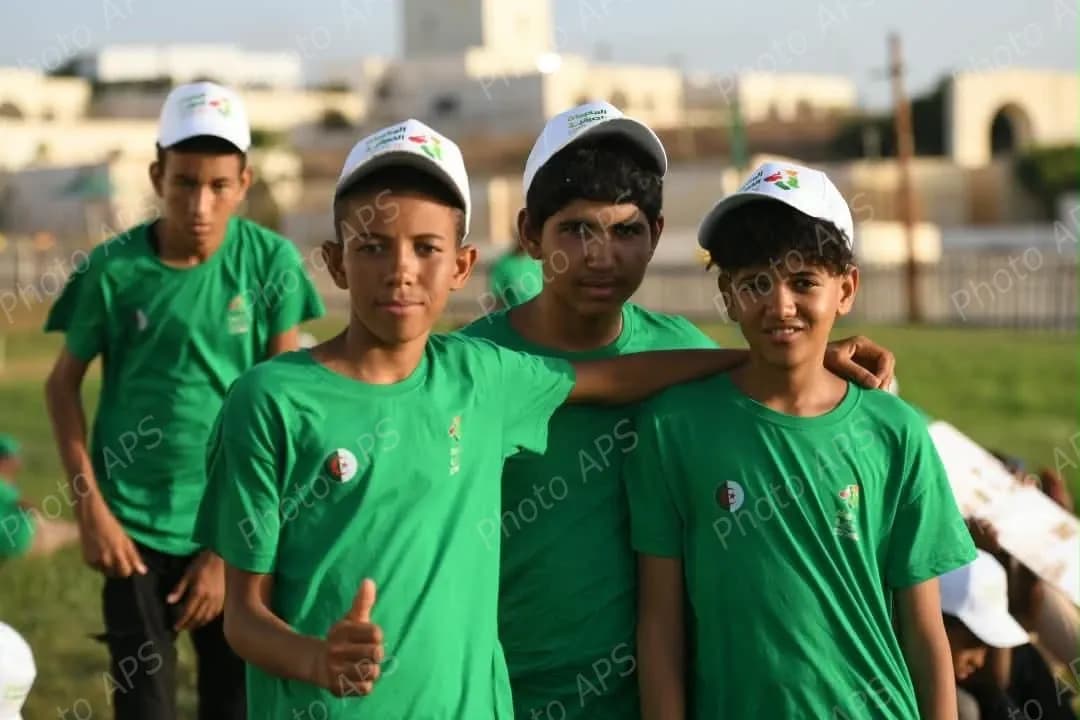 رصد كسوف الشمس في سماء الجزائر عبر مختلف ولايات الوطن
