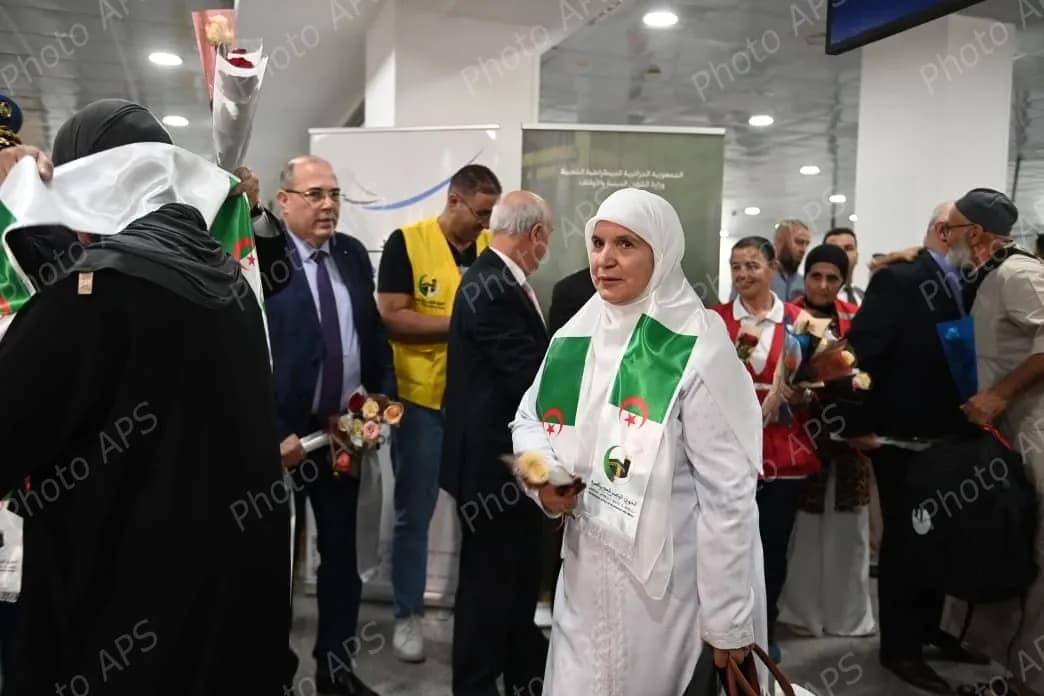 وصول أول وفد من الحجاج الجزائريين لأرض الوطن 