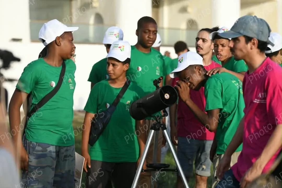 رصد كسوف الشمس في سماء الجزائر عبر مختلف ولايات الوطن