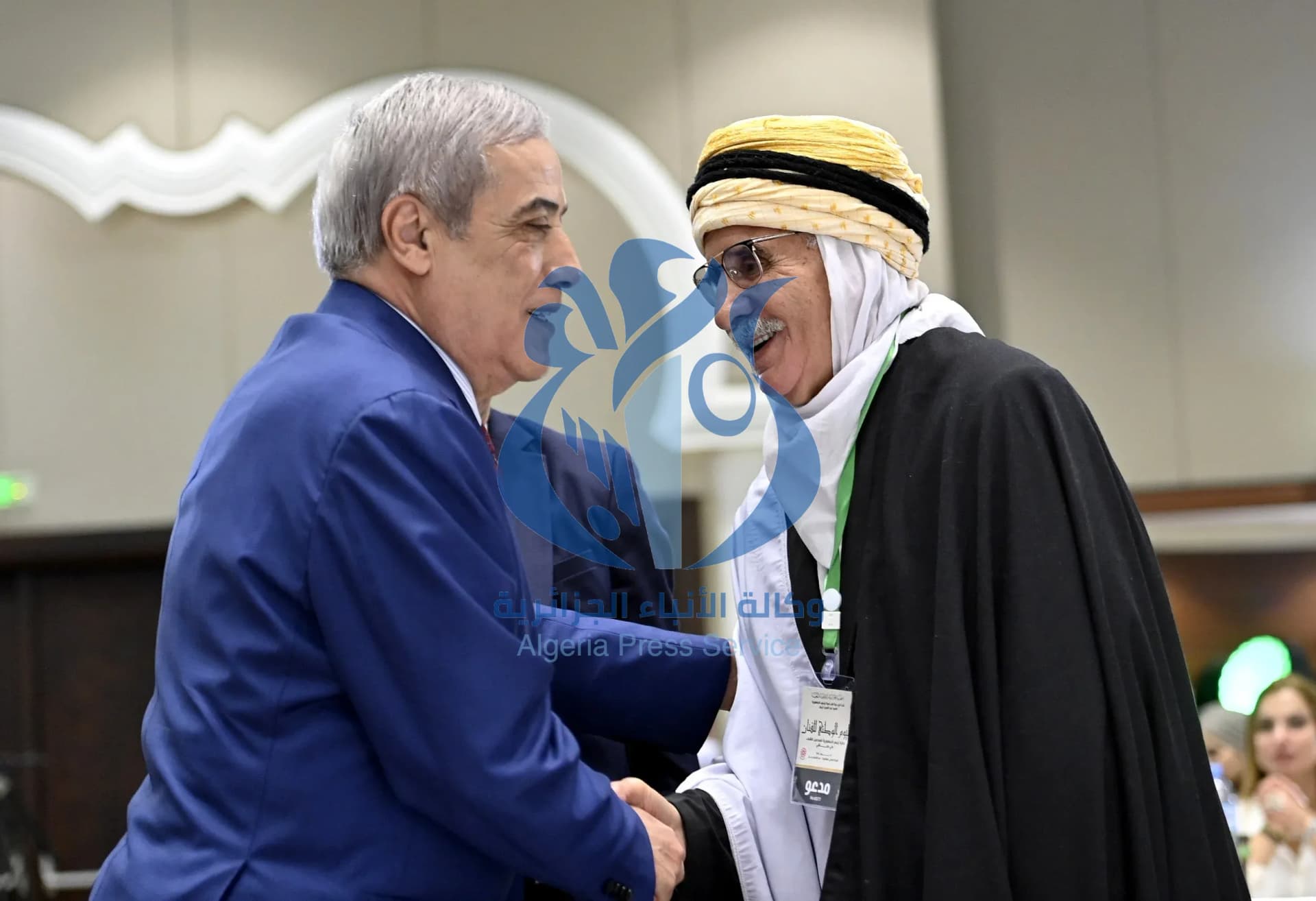  تتويج الفائزين بجائزة رئيس الجمهورية  للمبدعين الشباب "علي معاشي", دورة 2025, في مختلف المجالات الأدبية والفنية.