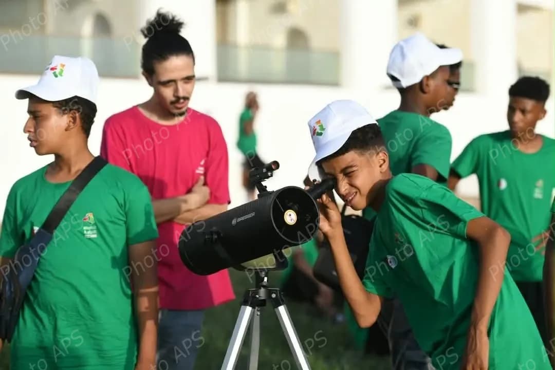 رصد كسوف الشمس في سماء الجزائر عبر مختلف ولايات الوطن