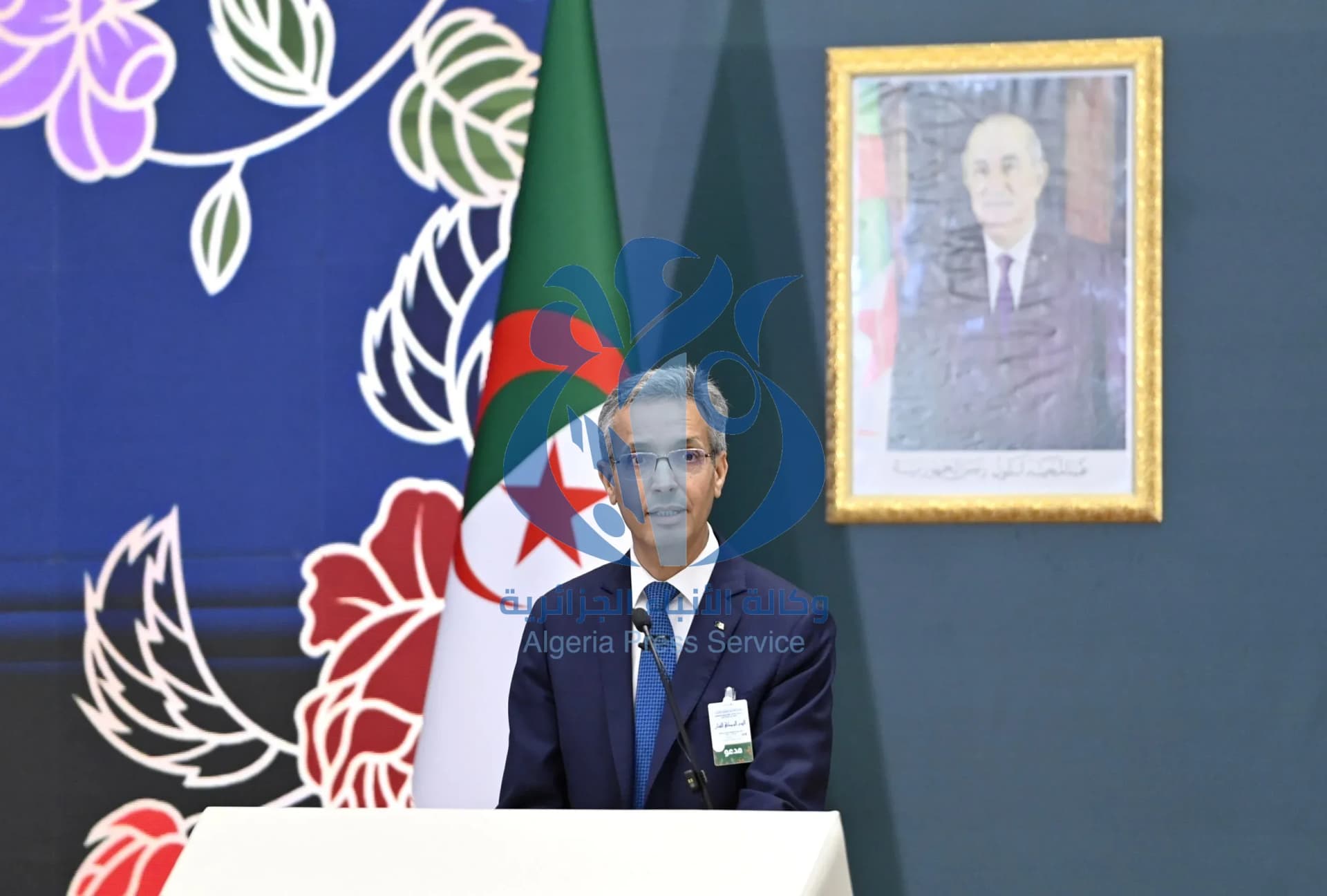  تتويج الفائزين بجائزة رئيس الجمهورية  للمبدعين الشباب "علي معاشي", دورة 2025, في مختلف المجالات الأدبية والفنية.