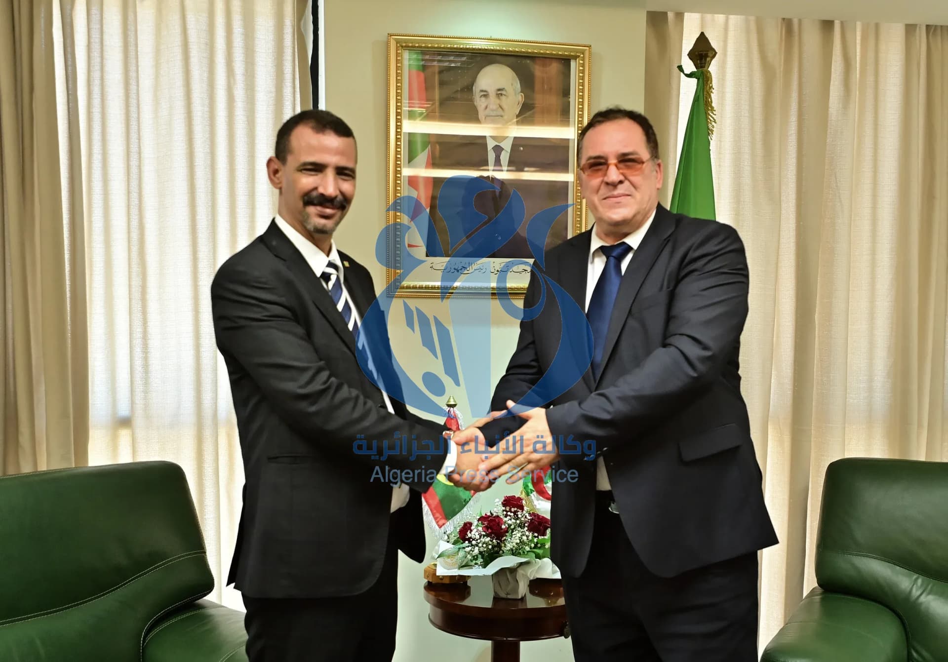  وزير الاتصال يستقبل الوزير الموريتاني للثقافة والفنون والاتصال والعلاقات مع البرلمان 