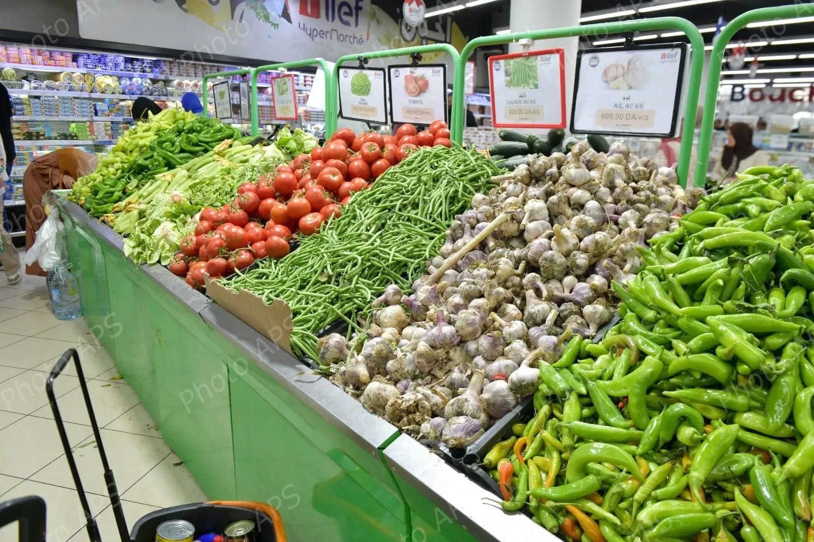 وفرة كبيرة في مختلف المنتجات والخدمات عبر الوطن عشية عيد الأضحى المبارك