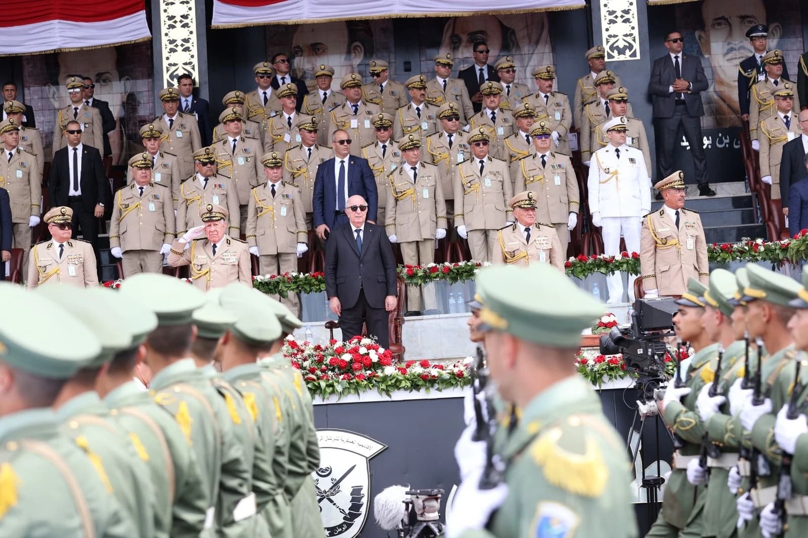 رئيس الجمهورية يترأس بالأكاديمية العسكرية لشرشال مراسم الحفل السنوي لتخرج الدفعات