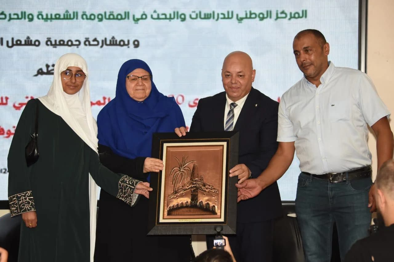 الجزائر (وأج)- أشرف وزير المجاهدين وذوي الحقوق العيد ربيقة اليوم الأحد بالجزائر العاصمة على احياء الذكرى الثلاثين لتأسيس المركز الوطني للدراسات والبحث في المقاومة الشعبية والحركة الوطنية وثورة اول نوفمبر 1954 والذي يعد من بين أهم المؤسسات التي تعنى بحفظ الذاكرة الوطنية وتثمين الرصيد التاريخي لنضال وكفاح الشعب الجزائري