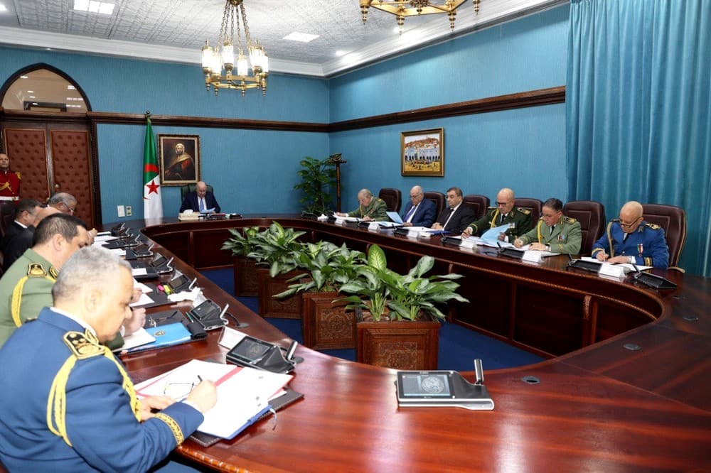 ترأس رئيس الجمهورية, القائد الأعلى للقوات المسلحة, وزير الدفاع الوطني, السيد عبد المجيد تبون, اليوم الثلاثاء, اجتماعا للمجلس الأعلى للأمن
