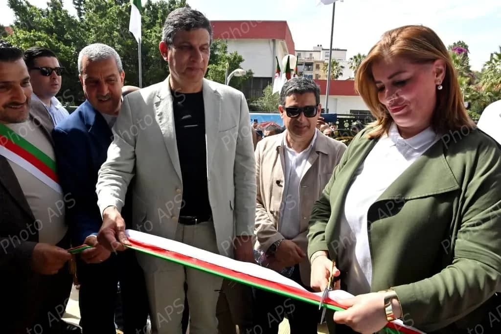 السيد رابحي يشرف على افتتاح الطبعة الثالثة