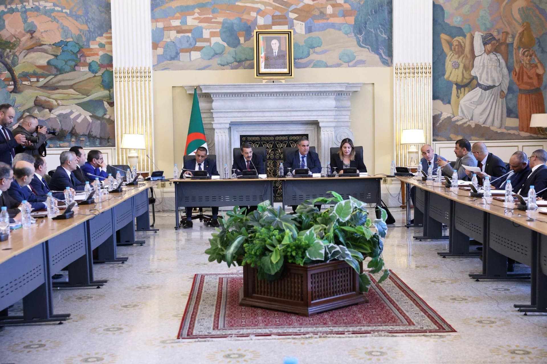 وزير المالية يعرض نص قانون تسوية الميزانية ل2023 أمام لجنة الشؤون الاقتصادية والمالية