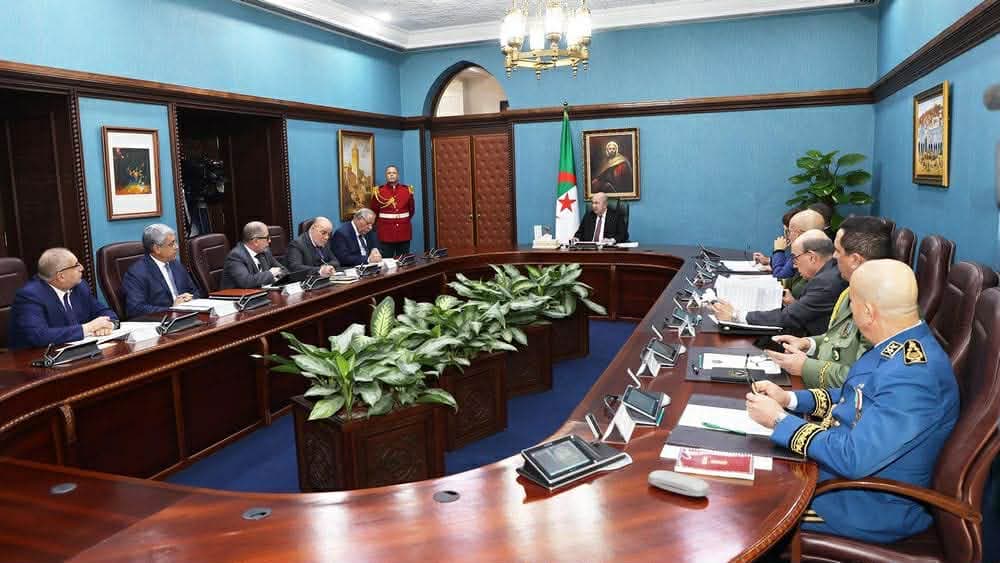 رئيس الجمهورية يترأس اجتماعا لتقييم عمل اللجنة المكلفة بالتحضير لزيارة البابا ليون الرابع عشر إلى الجزائر