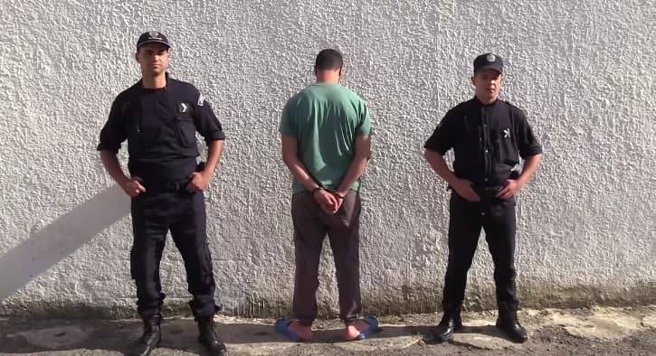 توقيف سائق شاحنة قام بمناورات خطيرة في منطقة حضرية وتسبب في مقتل شخص