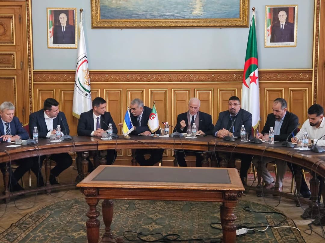 بحث تعزيز التعاون في شعبة الألبان مع وفد أوكراني