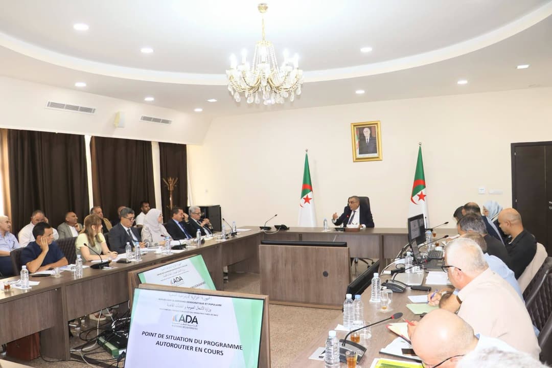 السيد جلاوي يأمر بتسريع وتيرة صيانة الطرق السيارة وإصلاح المنشآت الفنية