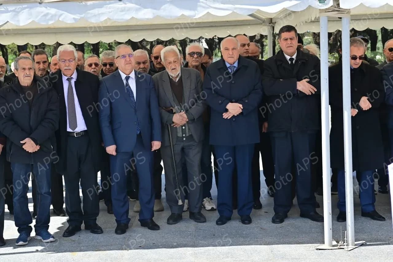 جثمان المجاهد والدبلوماسي الأسبق نور الدين جودي يوارى الثرى بمقبرة العالية