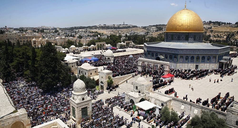 60 ألف فلسطيني يؤدون صلاة الجمعة في المسجد الأقصى المبارك