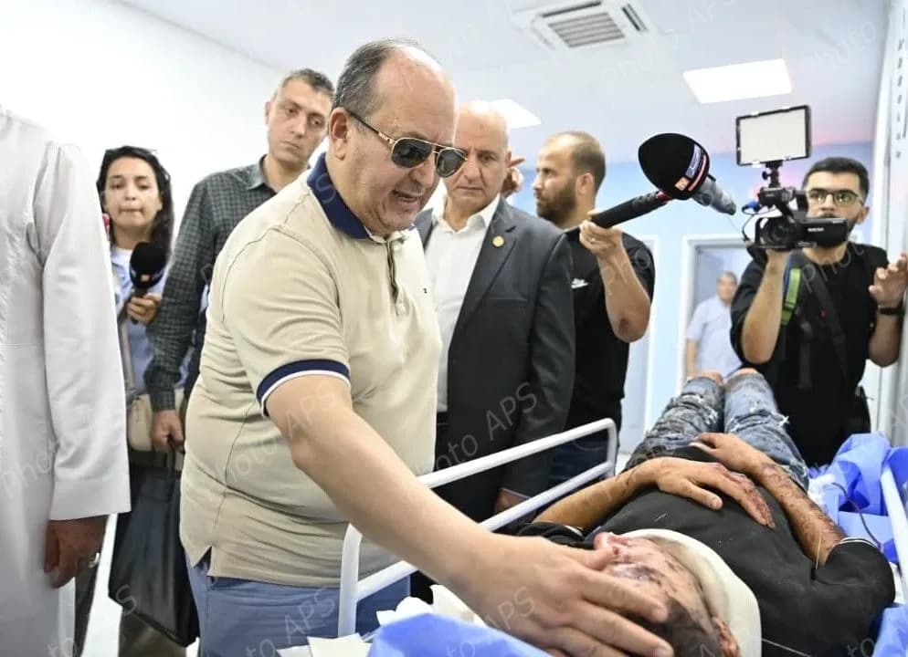 تفقد جرحى الحادث.