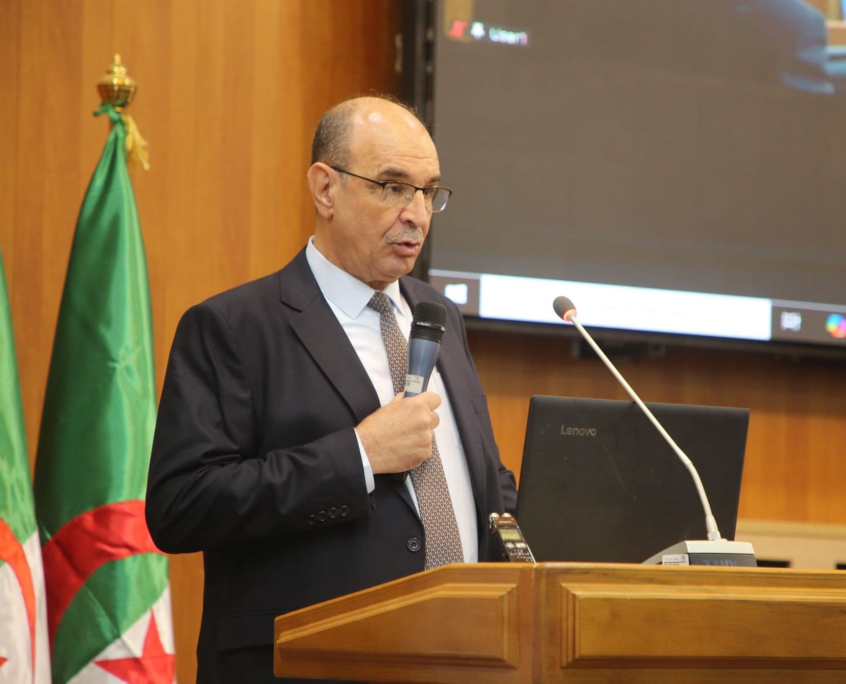 ملتقى دولي حول جراحة المخ و الأعصاب