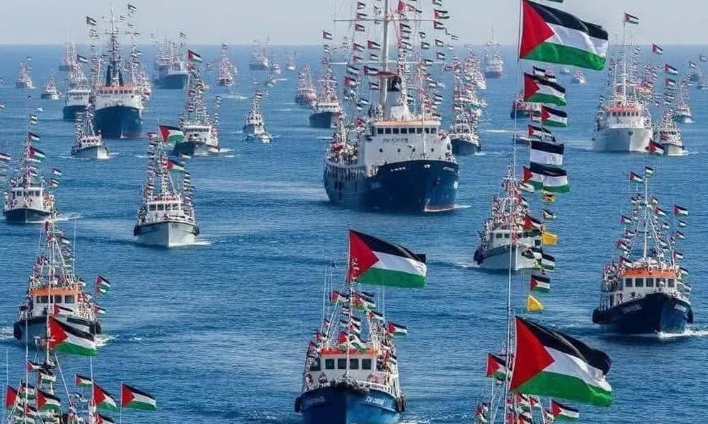 أسطول "الصمود" العالمي لكسر الحصار يقترب على مسافة 120 ميل بحري عن شواطئ غزة