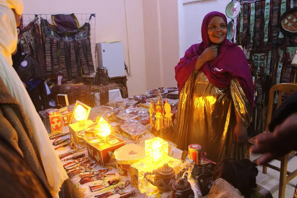 إيليزي: مشاركة أزيد من 60 عارضا في الصالون الجهوي للمرأة التارقية