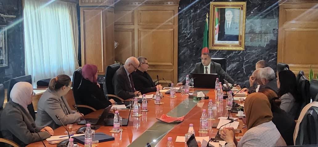 طاقة : عجال يشدد على مضاعفة الجهود لتحسين أداء القطاع