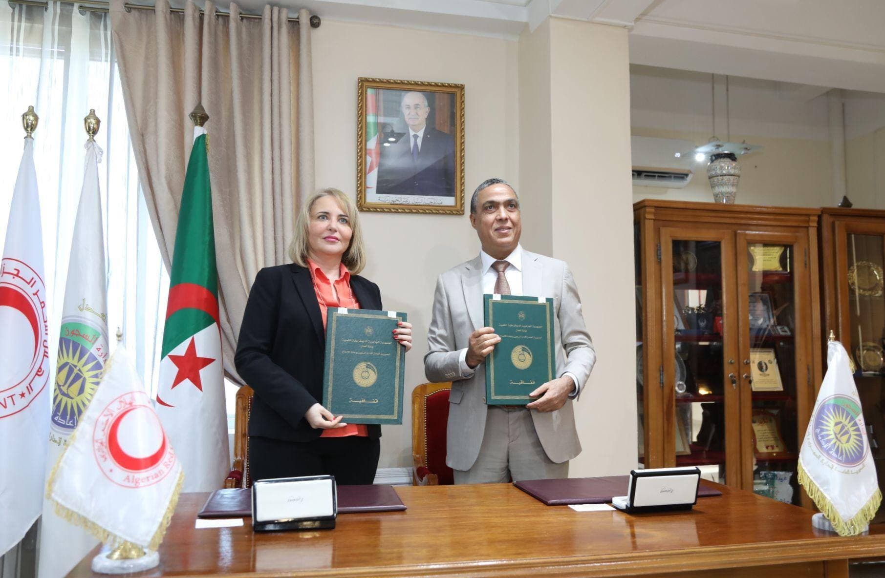 التوقيع على اتفاقية بين المديرية العامة لإدارة السجون والهلال الأحمر الجزائري