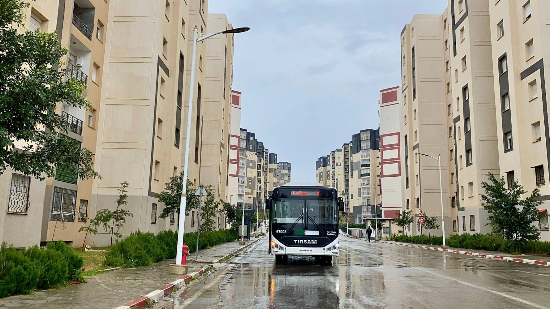 إطلاق خط بري يربط موقع عثمان بلوزداد بمحطة القطار