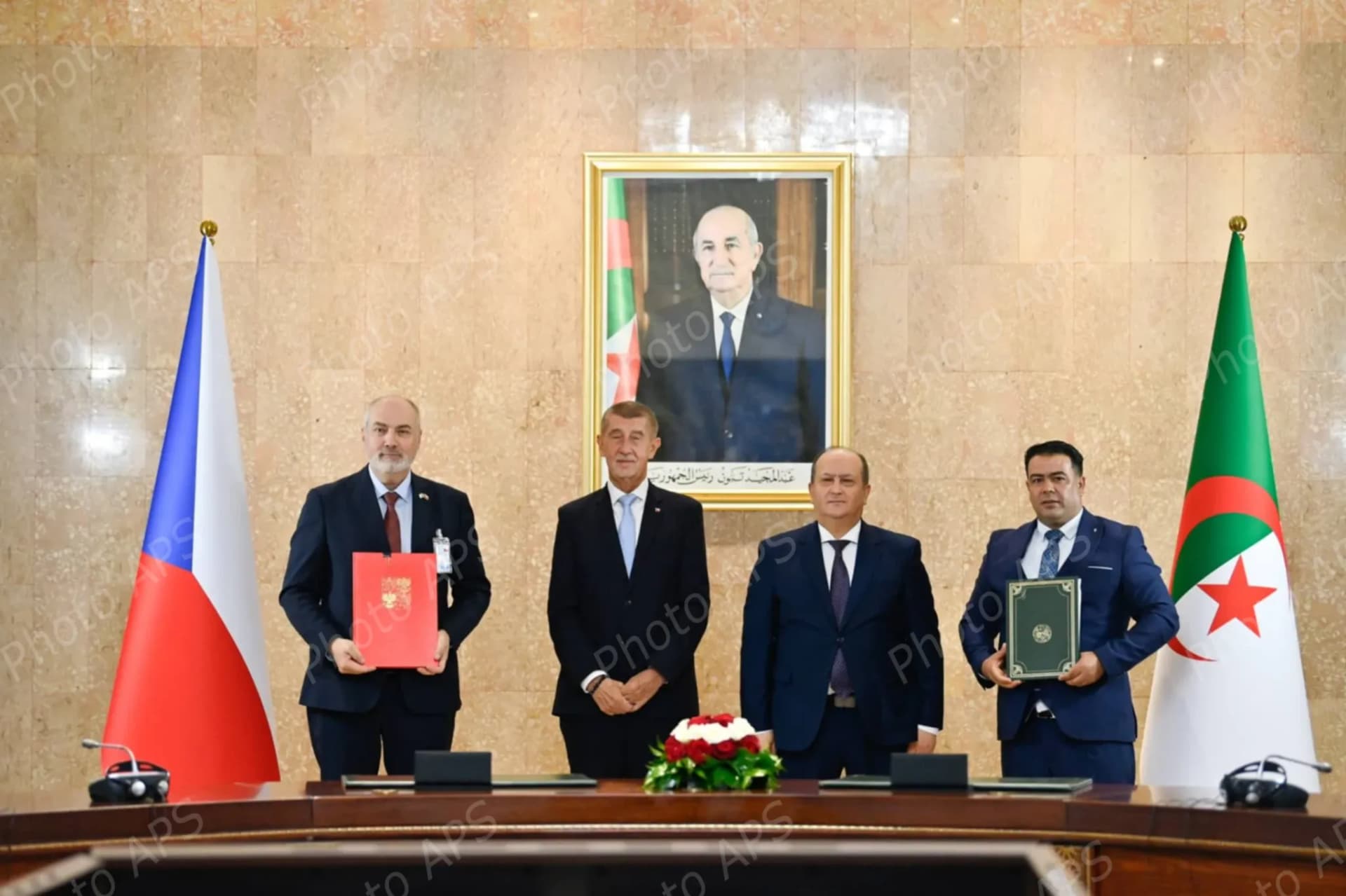 التوقيع بالجزائر العاصمة على مذكرات تفاهم للتعاون في عدة مجالات