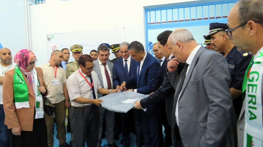 المدير العام لإدارة السجون وإعادة الإدماج يعطي من برج بوعريريج إشارة انطلاق امتحان البكالوريا للمحبوسين على المستوى الوطني
