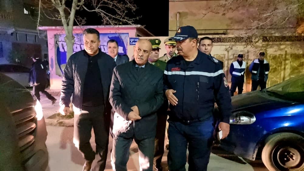 والي الولاية يتنقل إلى مكان الحادث الذي أودى بحياة عائلة كاملة تسمما بالغاز