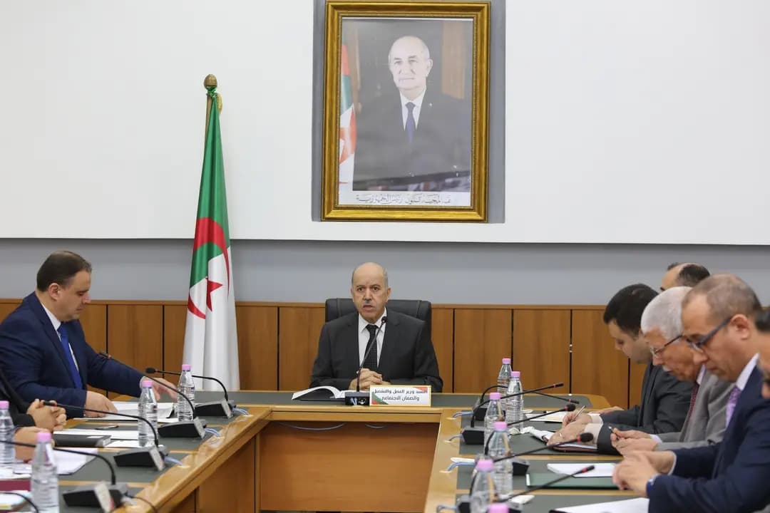 سايحي يؤكد تكريس التقييم كآلية للعمل الميداني وتعزيز النشاط الجواري مفتش العمل