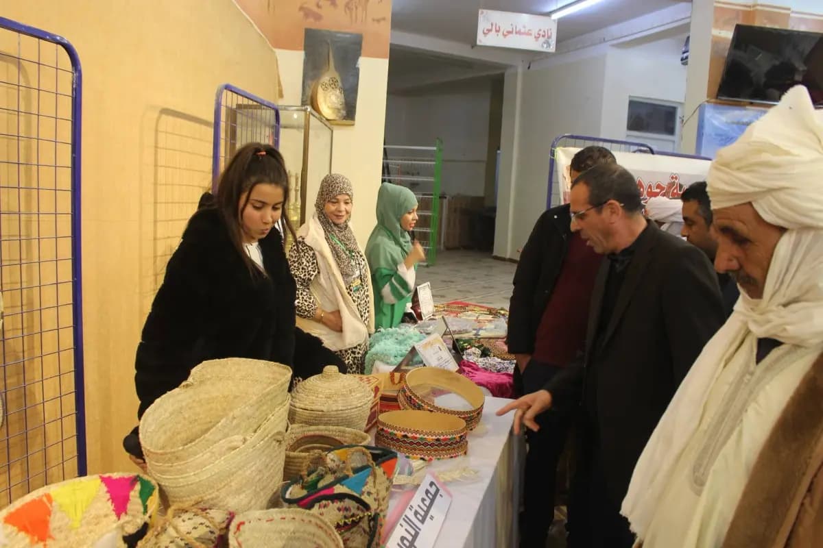إيليزي: مشاركة أزيد من 60 عارضا في الصالون الجهوي للمرأة التارقية