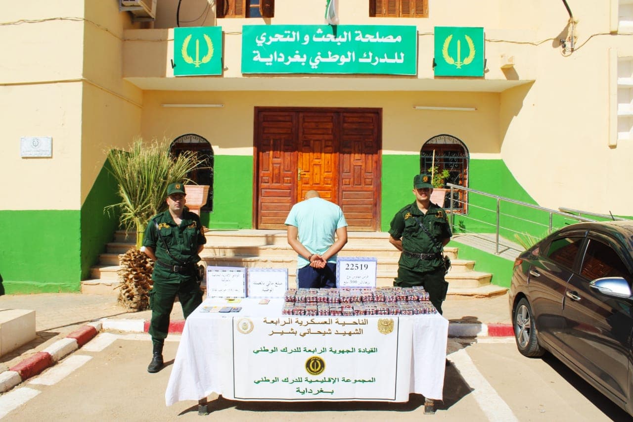 إرهابي يسلم نفسه للسلطات العسكرية ببرج باجي مختار