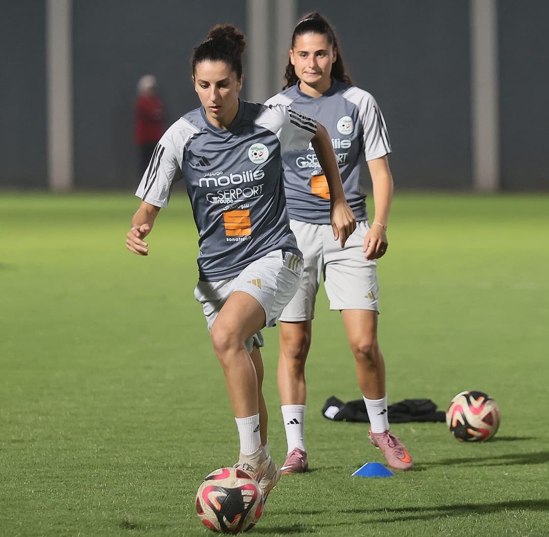 الجزائر-الكاميرون: المنتخب الوطني يواصل تحضيراته بسيدي موسى