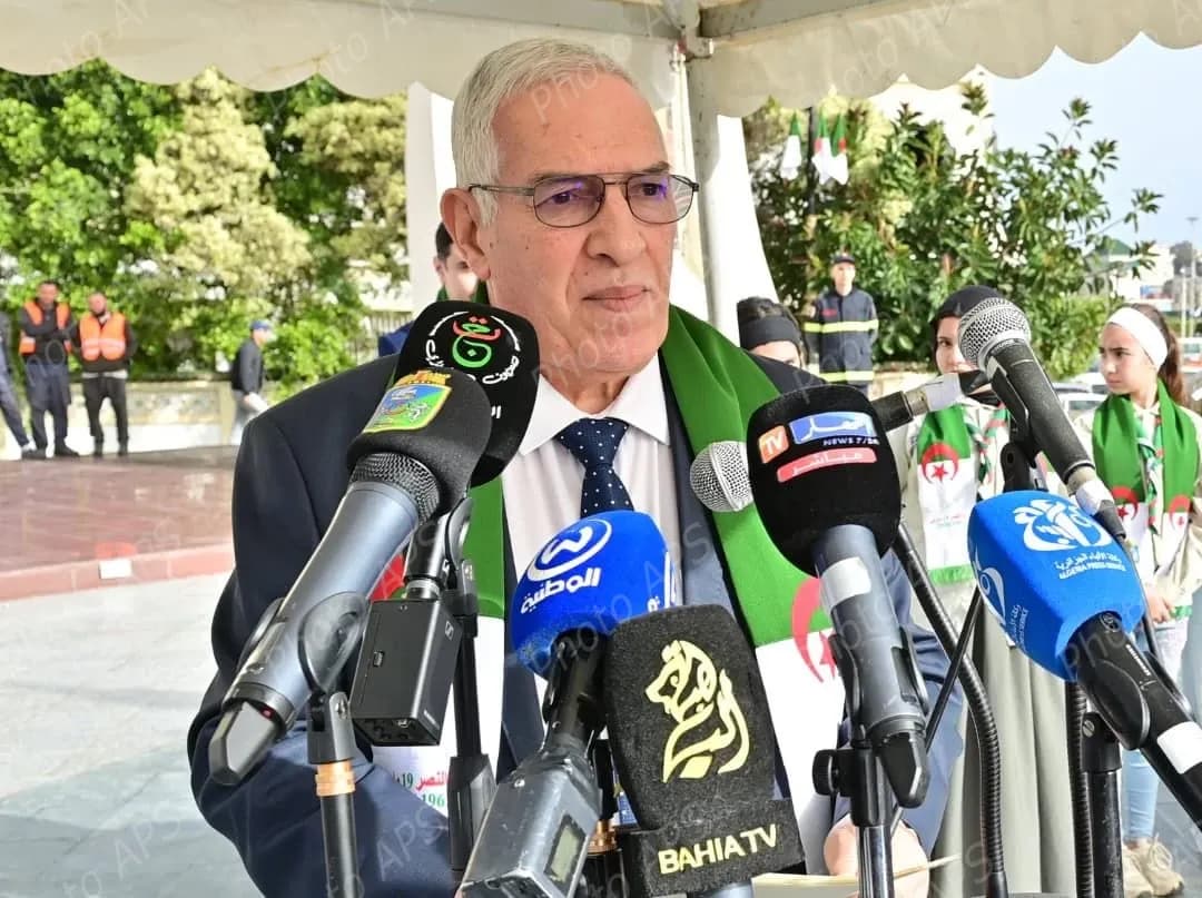 وزير المجاهدين يشرف على مراسم إحياء الذكرى ال64 لعيد النصر بساحة المقاومة بالعاصمة