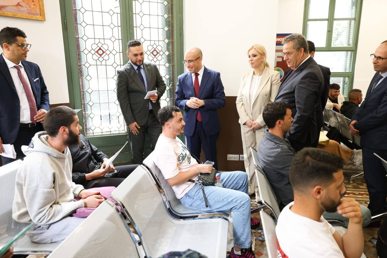 شايب يقوم بزيارة عمل إلى إسبانيا