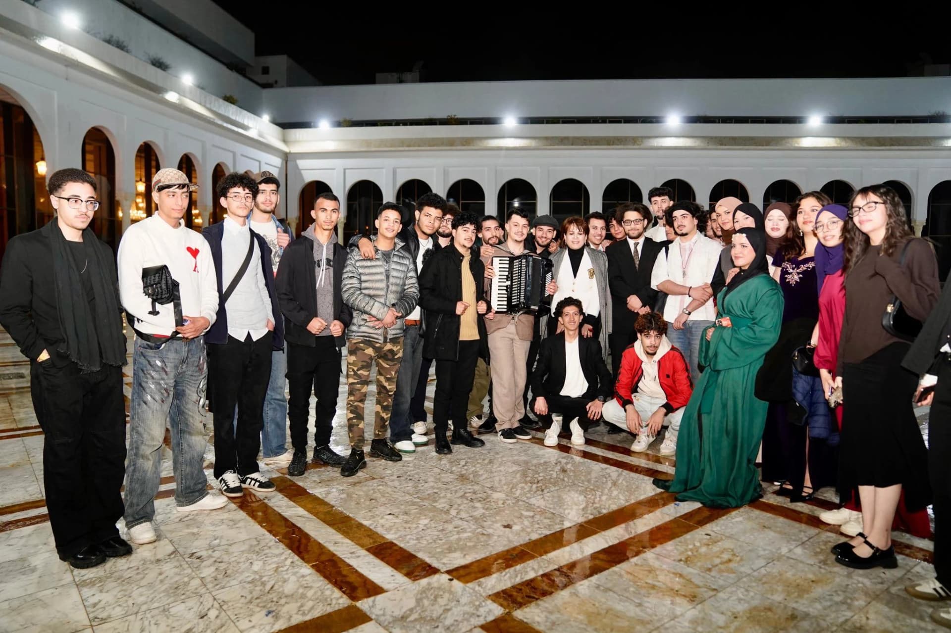 السيدة بن دودة تشارك "إفطارا جماعيا" مع طلبة خمس مؤسسات ثقافية للتكوين العالي