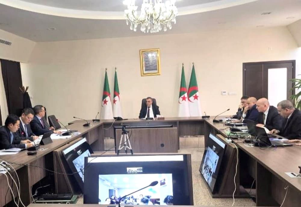 جلاوي يترأس اجتماعا لمتابعة تجسيد مشروع الخط المنجمي الشرقي