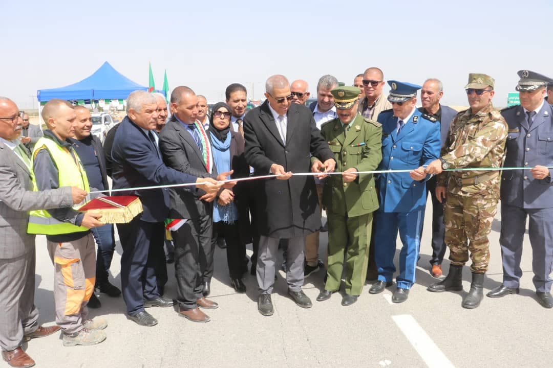 وضع مرافق عمومية ومشاريع تنموية حيز الخدمة وإطلاق أخرى بشرق البلاد