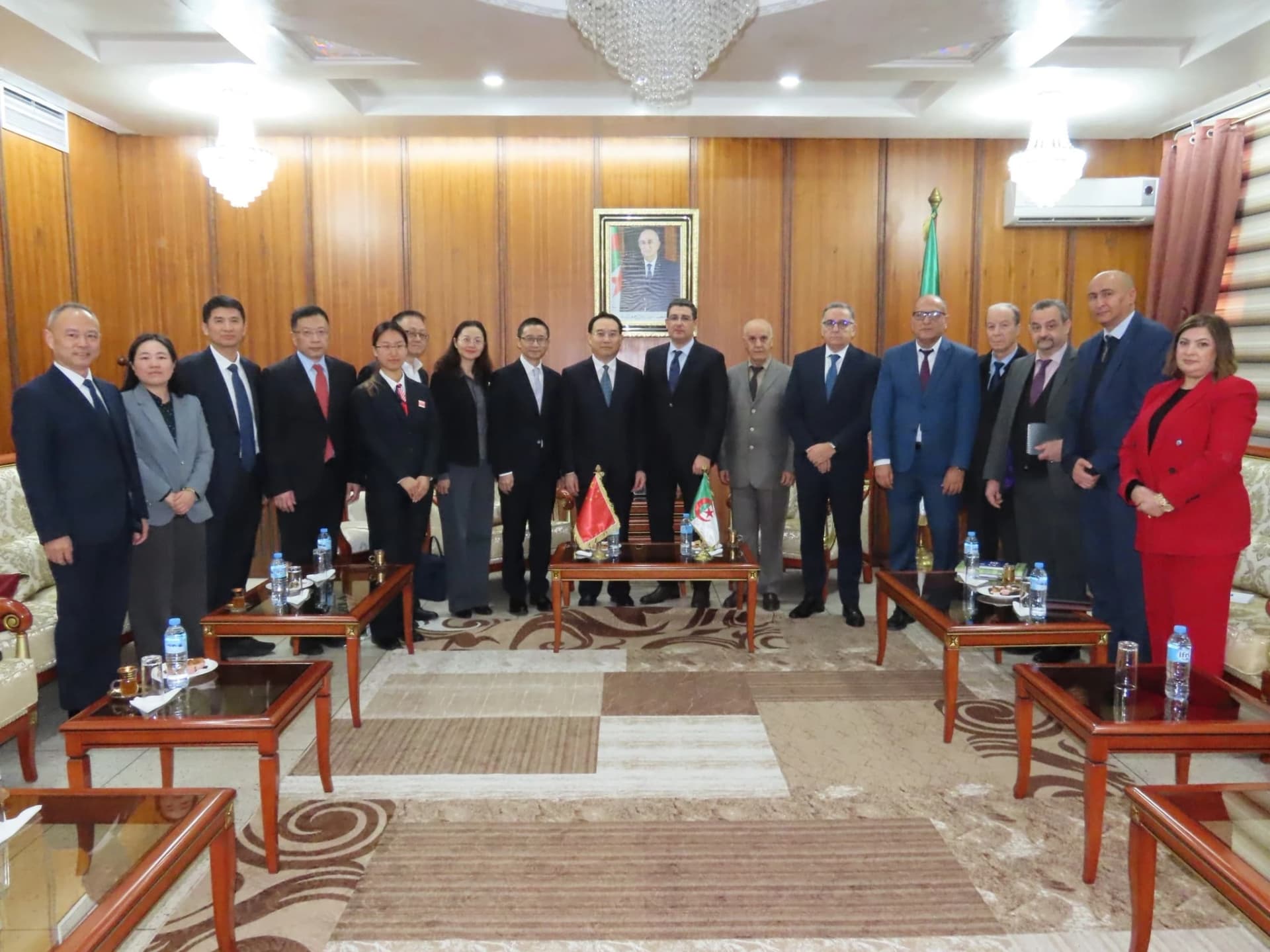 وزير الصحة يستقبل رئيس لجنة الصحة لمقاطعة هوباي الصينية