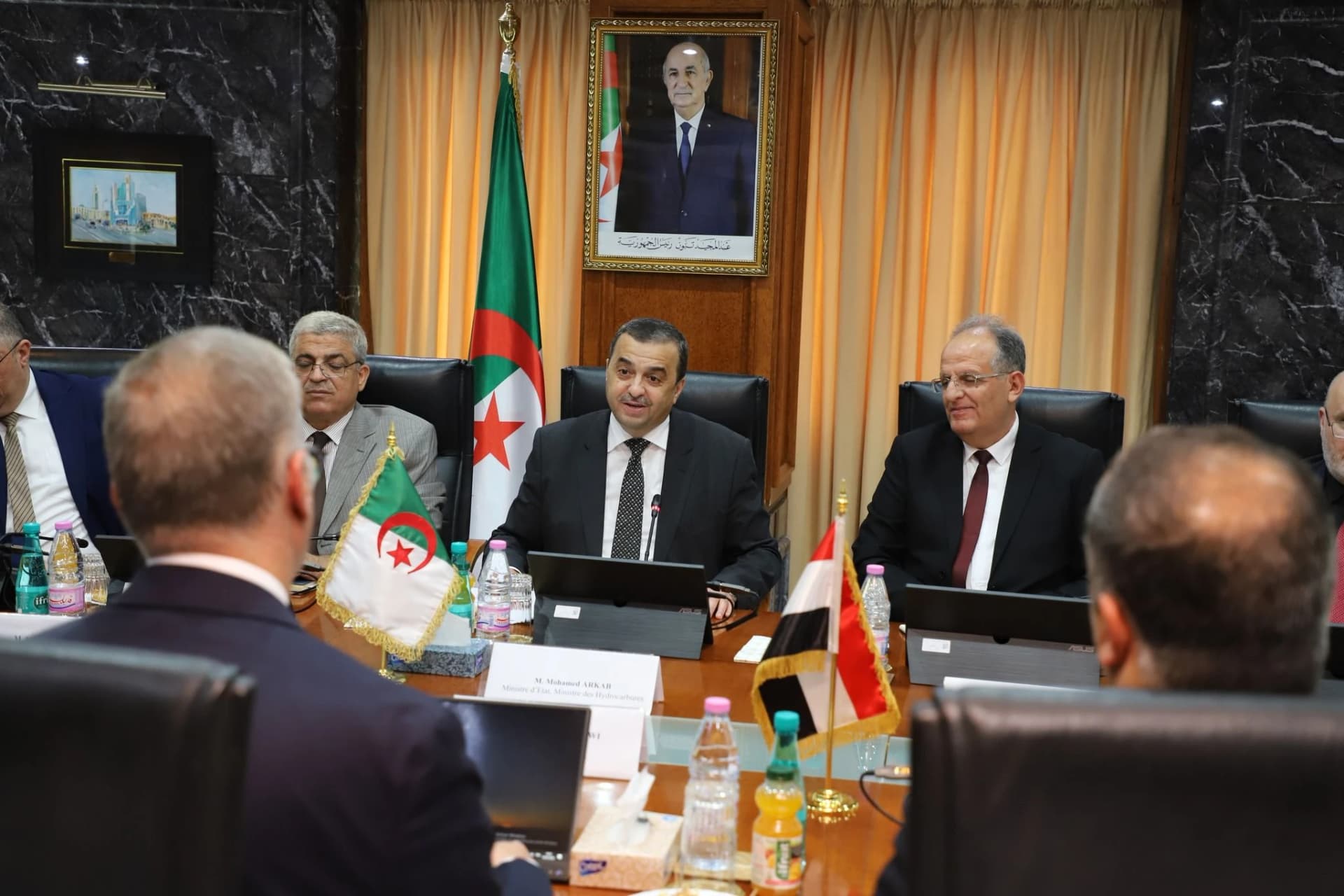 السيد عرقاب يبحث سبل تعزيز التعاون مع وزير البترول و الثروة المعدنية المصري