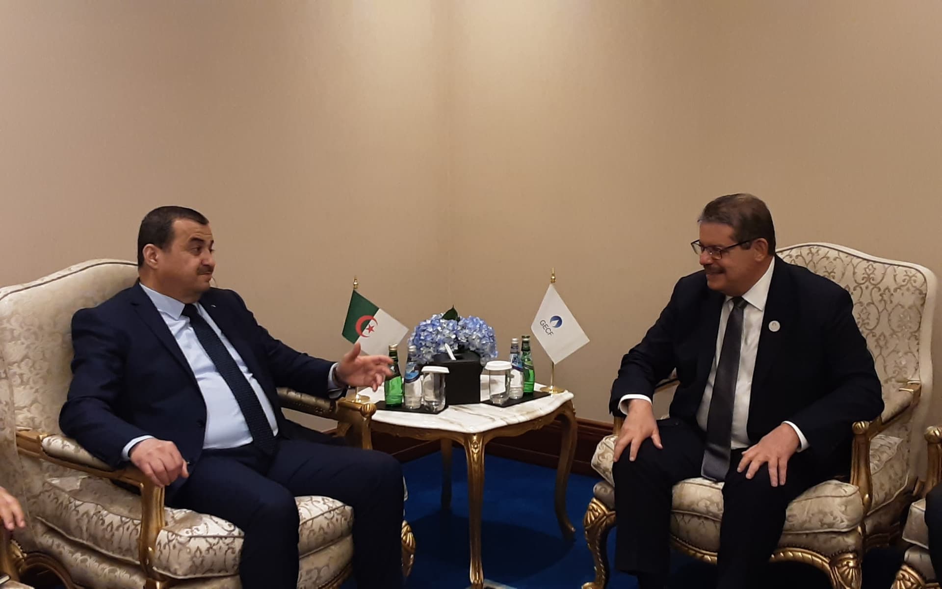 السيد عرقاب يتحادث بالدوحة مع الأمين العام لمنتدى الدول المصدرة للغاز حول تطورات سوق الغاز العالمية