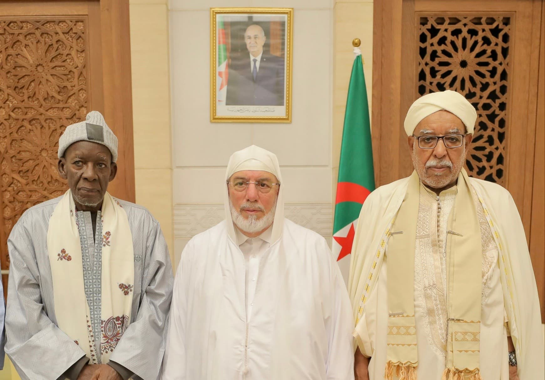 عميد جامع الجزائر يستقبل الخليفة العام للفيضة التيجانية بالسنغال