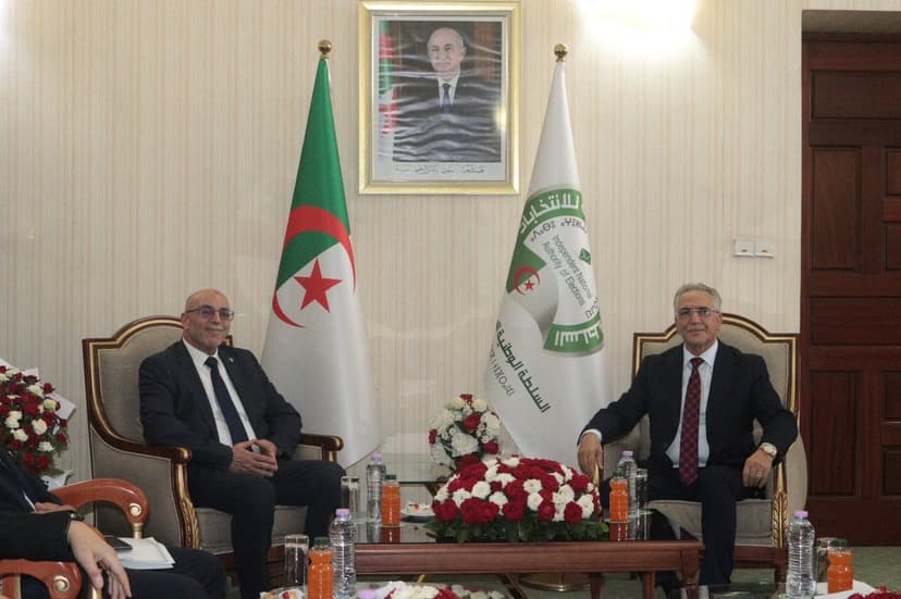 رئيس السلطة الوطنية المستقلة للانتخابات يستقبل رئيس حركة مجتمع السلم