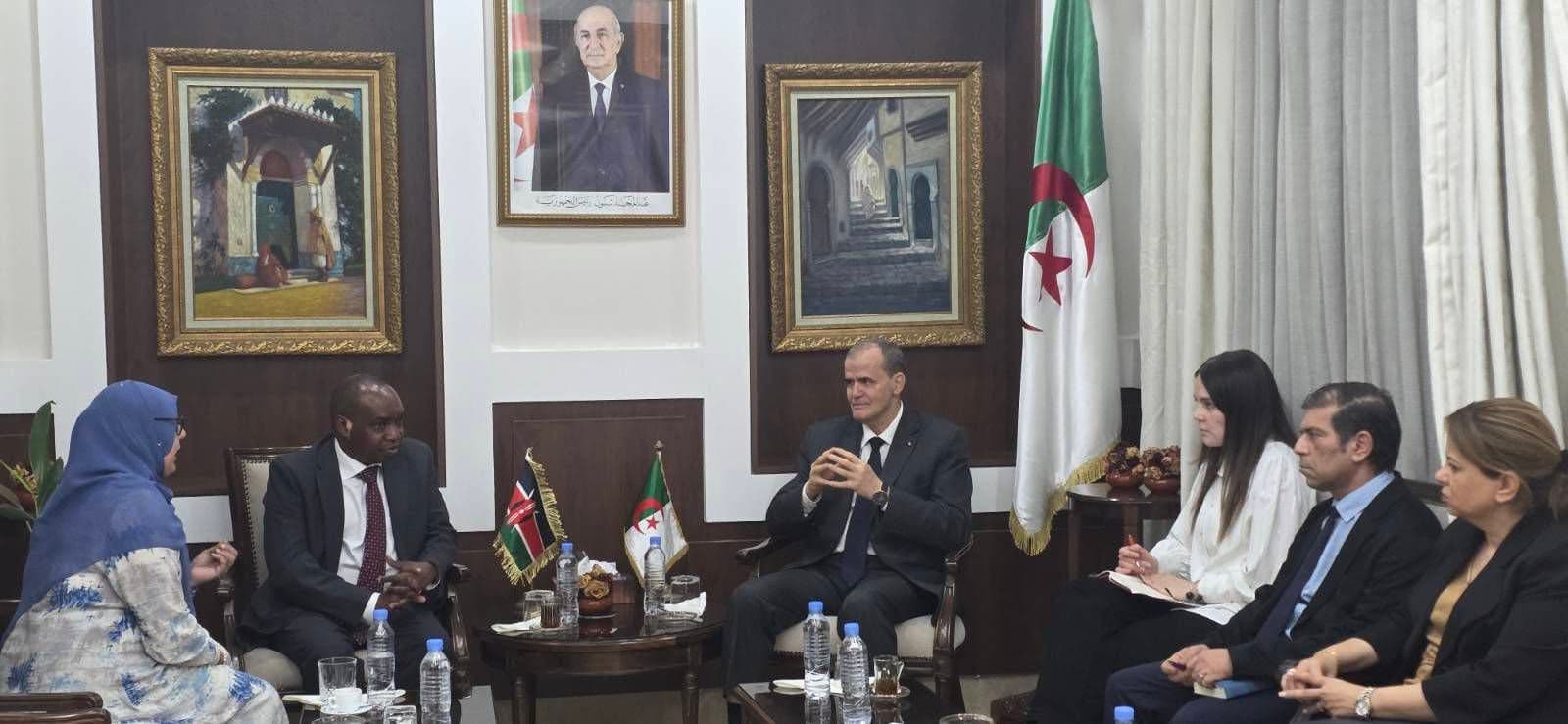 رزيق يستقبل سفير كينيا