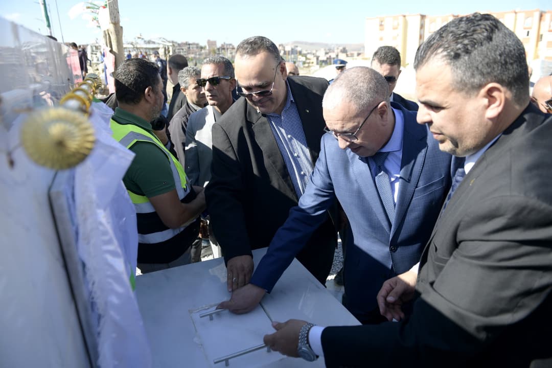 قسنطينة : تدشين ووضع حجر الأساس للعديد من المشاريع التنموية بمناسبة الذكرى الـ71 لاندلاع الثورة التحريرية المجيدة