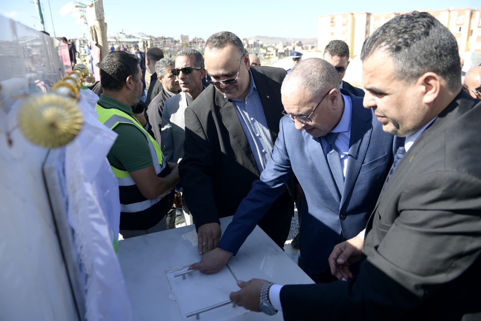 قسنطينة : تدشين ووضع حجر الأساس للعديد من المشاريع التنموية بمناسبة الذكرى الـ71 لاندلاع الثورة التحريرية المجيدة